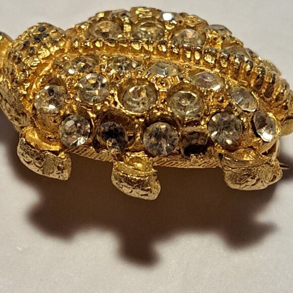 Darling little beetle bug brooch 1.25" long - Picture 3 of 4